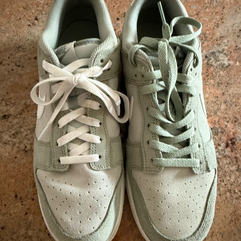 Nike Dunks Mint Green and White Sneakers men’s size 12